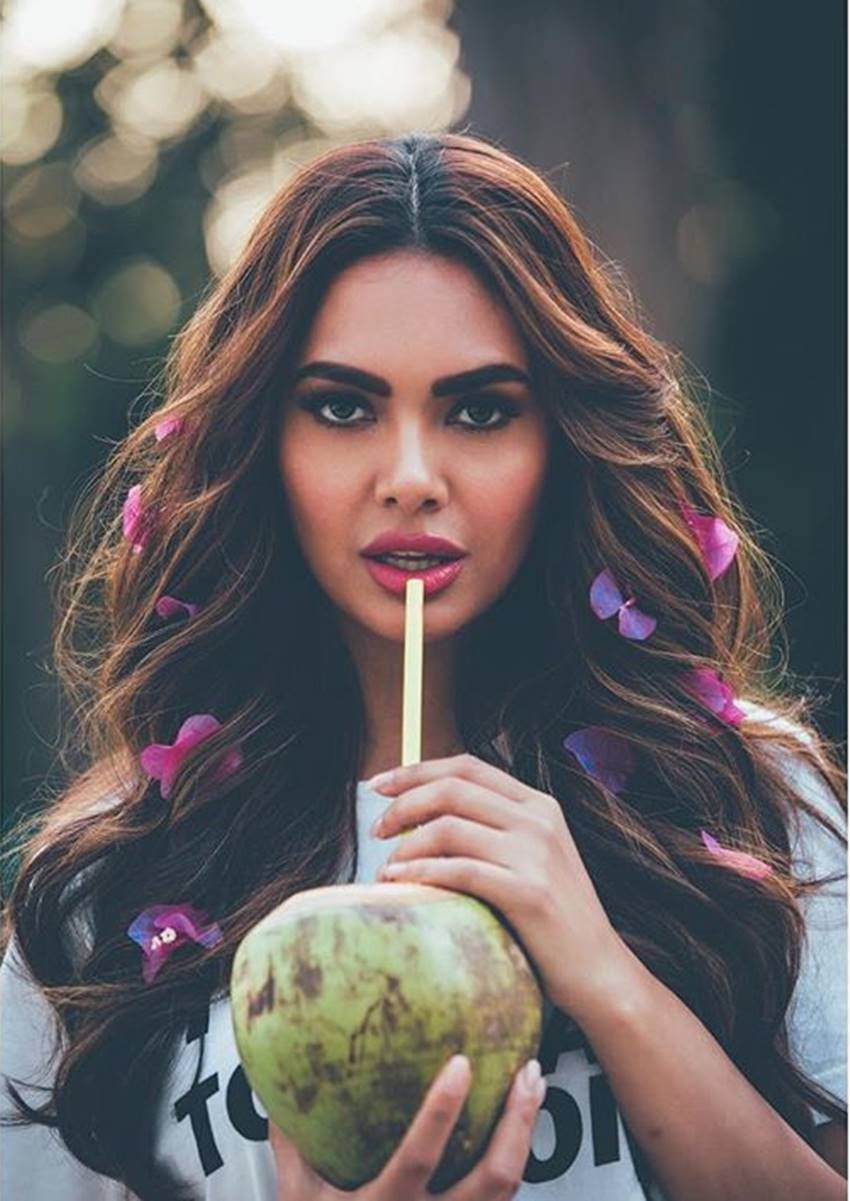 esha gupta, rustom Actress esha gupta, esha gupta photos, esha gupta photoshoot, esha gupta hot pics, esha gupta movies, esha gupta adopted village, esha gupta sensual photos, esha gupta bold photos, esha gupta jansatta, esha gupta photo gallery