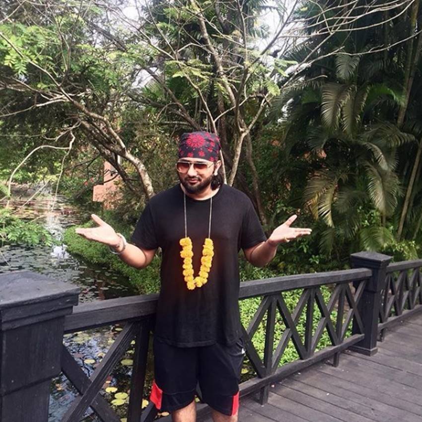 Yo Yo Honey Singh, Yo Yo Honey Singh pics, Yo Yo Honey Singh photos, Yo Yo Honey Singh pictures, Yo Yo Honey Singh songs, Playing Tabla, Playing Tabla by honey singh, Honey Singh and tabla, Honey Singh pics, Honey Singh photos, Honey Singh new pics, Honey Singh new photos, Honey Singh new songs, Honey Singh music, Honey Singh new music, Honey Singh films, photo gallery