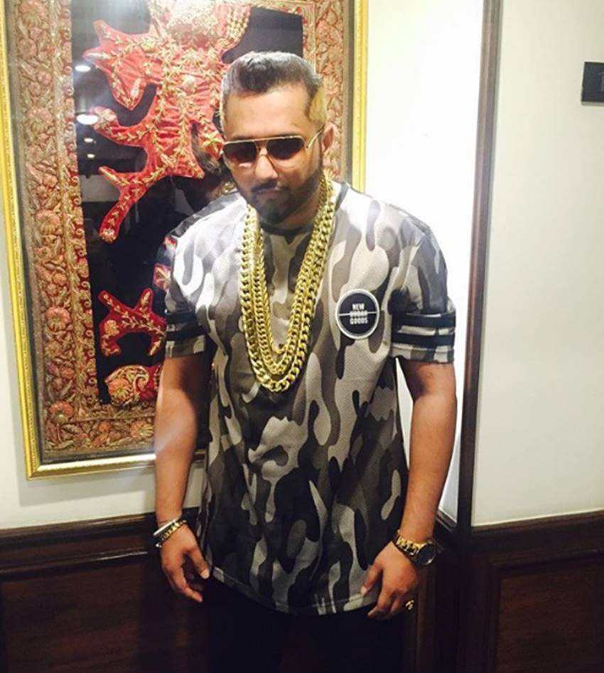 Yo Yo Honey Singh, Yo Yo Honey Singh pics, Yo Yo Honey Singh photos, Yo Yo Honey Singh pictures, Yo Yo Honey Singh songs, Playing Tabla, Playing Tabla by honey singh, Honey Singh and tabla, Honey Singh pics, Honey Singh photos, Honey Singh new pics, Honey Singh new photos, Honey Singh new songs, Honey Singh music, Honey Singh new music, Honey Singh films, photo gallery