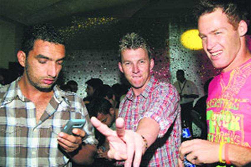 IPL Parties, IPL Parties pics, IPL Parties photos, IPL Parties pictures, IPL Parties 2018, Shah Rukh Khan, Shah Rukh Khan party, Shah Rukh Khan in party, Shah Rukh Khan dace, Shah Rukh Khan team, Shah Rukh Khan in ipl, Kolkata Knight Riders, Kolkata Knight Riders party, Kolkata Knight Riders players, Kolkata Knight Riders and shah rukh khan, Fun With Kolkata, ipl, ipl 11, ipl 2018, photo gallery