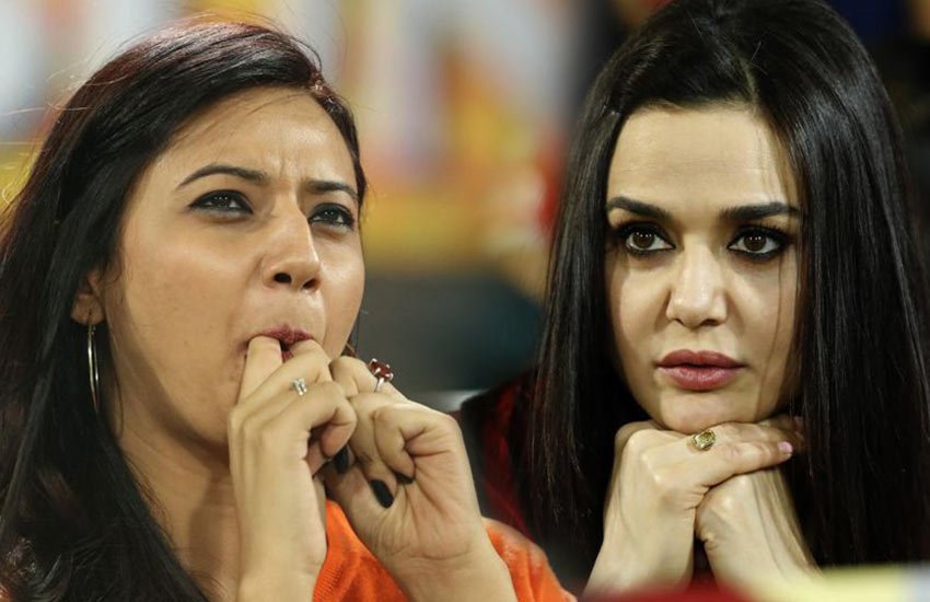 ईशा चावला और प्रीति जिंटा।