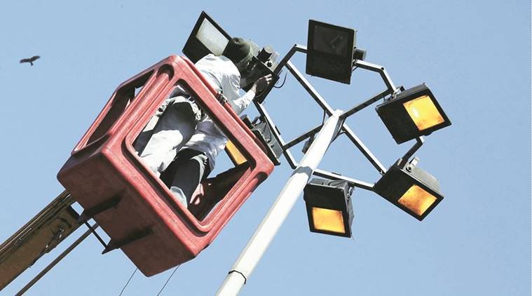 रिसर्च: एलईडी लाइट से हो सकता है कैंसर