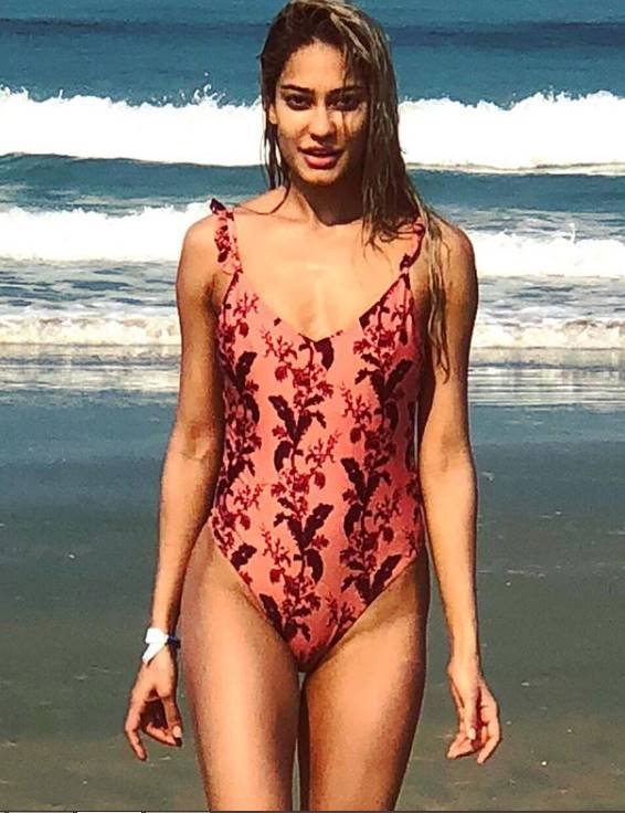 lisa haydon, actress lisa haydon, bollywood actress lisa haydon, lisa haydon photos, lisa haydon bold photos, lisa haydon hot pictures, lisa haydon bold avtaar, lisa haydon movies, lisa haydon swimsuite, lisa haydon instagram, lisa haydon social media, lisa haydon hot look, lisa haydon, entertainment, jansatta