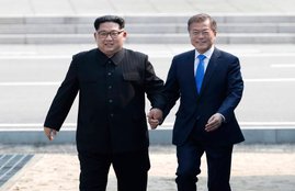 Kim Jong Un, Moon Jae-in
