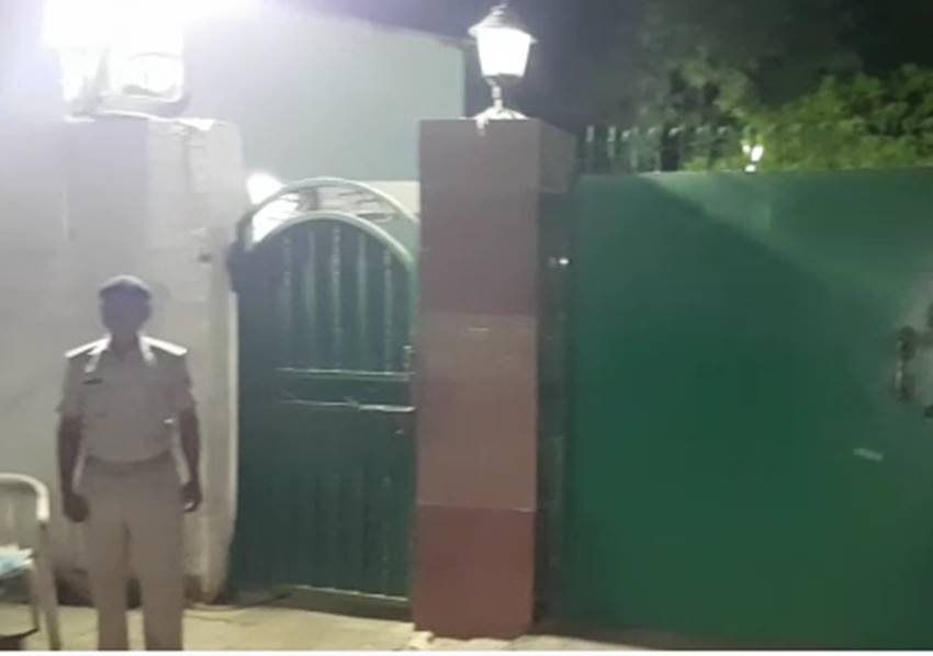 Rabri Devi, Rabri Devi security, Rabri Devi home, Rabri Devi police security, Rabri Devi Reduction in Security, Reduction in Security, Reduction in Security of rabri devi, Reduction in Security of ex cm, Reduction in Security of lalu wife, Reduction in Security of rabri, Tejaswi Yadav, Tejaswi Yadav says, Displeasure Over Reduction, Former Bihar Chief Minister, Former Bihar Chief Minister Rabri Devi, photo gallery