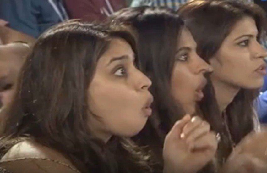 रोहित शर्मा के रन आउट होने पर उनकी पत्‍नी रितिका का रिएक्‍शन। (फोटो सोर्स: वीडियो ग्रैब)