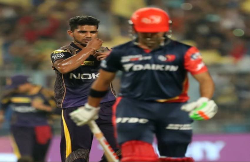 तेज गेंदबाज शिवम मावी DD के कप्तान गौतम गंभीर को आउट करने के बाद।
Source - Twitter तेज गेंदबाज शिवम मावी DD के कप्तान गौतम गंभीर को आउट करने के बाद।
Source - Twitter