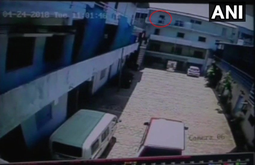 यह मामला काबरा समाज कार्य महाविद्यालय का है।