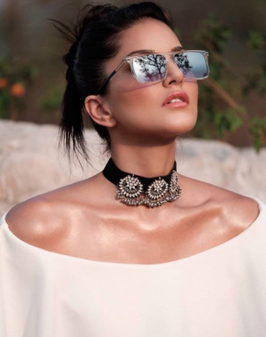 Sunny Leone, Sunny Leone beauty tips, Sunny Leone makeup, Sunny Leone makeup tips, Sunny Leone beauty tips in hindi, beauty tips in hindi, beauty tips, Sunny Leone makeup tips in hindi, Sunny Leone makeup haircut, Sunny Leone haircut, Sunny Leone haircut style, Sunny Leone haircut name, Sunny Leone skin tips, skin tips in hindi, Sunny Leone photos, Sunny Leone pictures, Sunny Leone beauty, Sunny Leone jansatta
