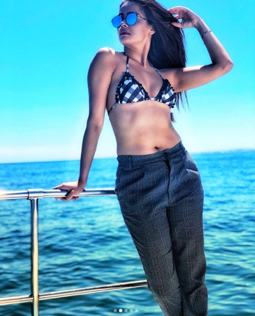 Surveen Chawla, Surveen Chawla Photos, Surveen Chawla Images, Surveen Chawla Pics, Surveen Chawla Hot Pics, Surveen Chawla Bold Pics, Surveen Chawla Images, Surveen Chawla Bold Pictures, Surveen Chawla Marriage, Surveen Chawla Husband, Surveen Chawla Upcoming Movies
