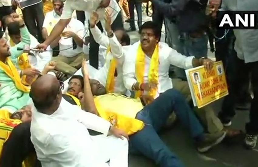 telugu desham party, tdp, member of parliament, tdp mp, tdp mp protest at pmo, protest, pmo, tdp mp get detained at pmo, andhra pradesh, Andhra Pradesh special category status, Andhra Pradesh special status, TDP, BJP TDP, Chandrababu Naidu, Narendra Modi, special category status for andhra pradesh, National News, World News, jansatta