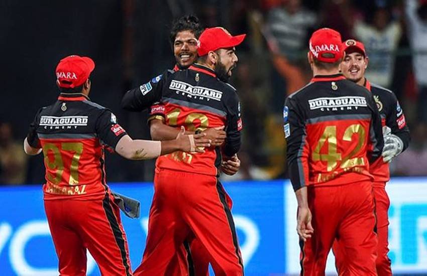 आरसीबी की टीम। (फोटो सोर्स- पीटीआई) आरसीबी की टीम। (फोटो सोर्स- पीटीआई)