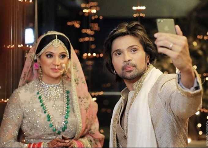 Himesh Reshammiya, himesh on honeymoon period, himesh with Sonia Kapur, himesh working out on holidays, see pictures of music composer turns singer and actor himesh, entertainment news, bollywood news, television news,entertainment news, bollywood news, television news