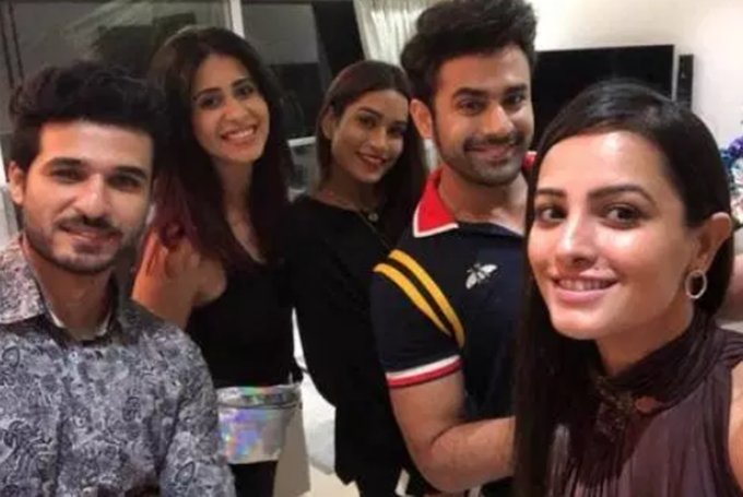 PHOTOS of naagin 3 actress, Anita Hassanandani house party, get together of all tv stars, see inside pictures of naagin 3 actress, Anita Hassanandani party, Anita Hassanandani house party, television, entertainment news, bollywood news, television news, entertainment news, bollywood news, television