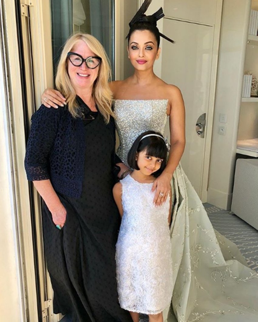 cannes 2018, aishwarya rai bachchan, aishwarya rai reached in red carpet in cannes, red carpet of cannes 2018, aishwarya rai daughter aradhya bachchan wore beautiful dress, aradhya white pretty fairy dress, see pictures of aishwarya rai bachchan, television news,entertainment news, bollywood news, television newse, ntertainment news, bollywood news, television news