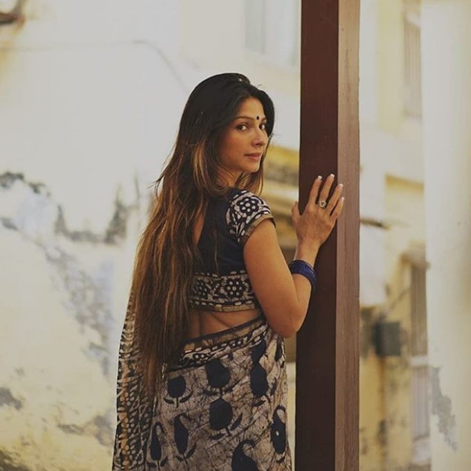 kajol younger sister, kajol younger sister tanisha, tanisha makeover, tanisha looks stunning in saree, see pictures of tanisha, entertainment news, bollywood news, television news, entertainment news,entertainment news, bollywood news, television news, entertainment news
