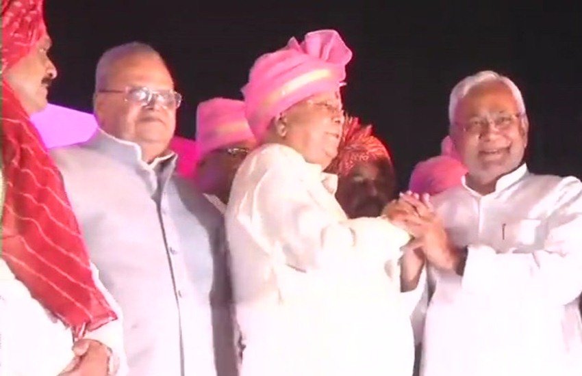 तेजप्रताप यादव की शादी में शरीक होने पहुंचे नीतीश कुमार। 