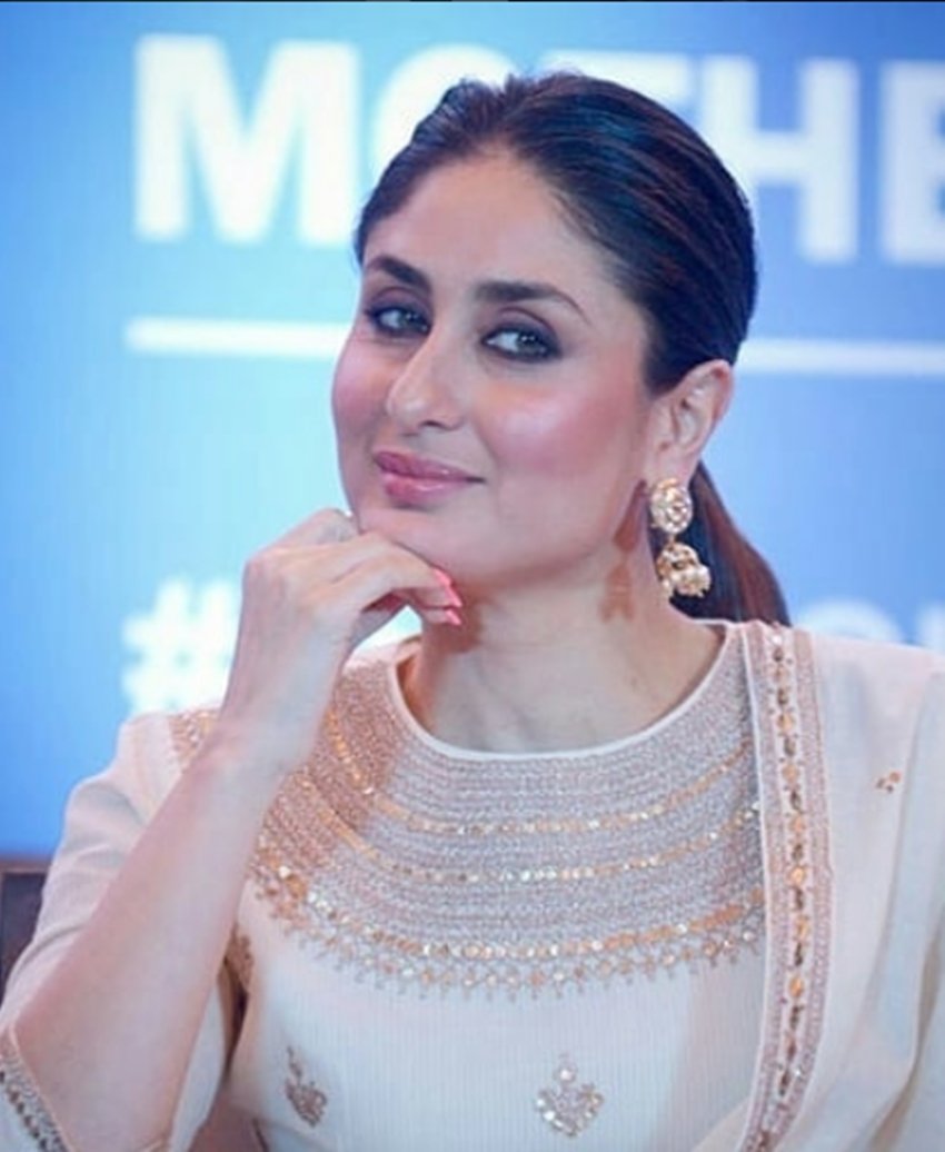 kareena kapoor, kareena kapoor khan, kareena kapoor in an event, kareena kapoor in Delhi, kareena kapoor reached with awesome off white sharara, kareena in nawabi style, see kareena kapoors pictures, entertainment news, bollywood news, television news, entertainment news, bollywood news, television news