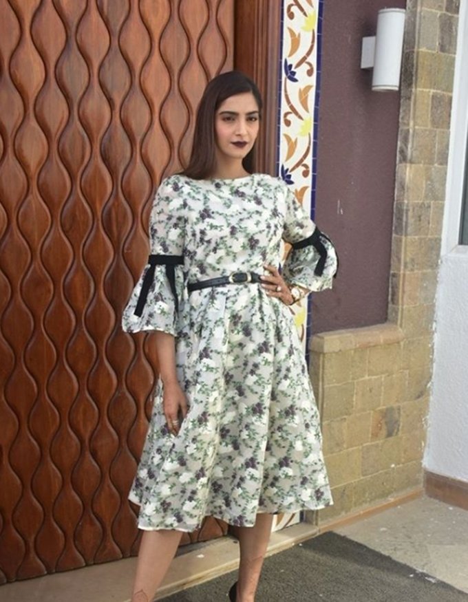 Sonam kapoor, sonam on veere di wedding promotion, sonam kapoor reached with semi retro look, here is pictures of mrs sonam kapoor ahuja, bollywood news, television news, entertainment news. bollywood news, television news, entertainment news. bollywood news, television news