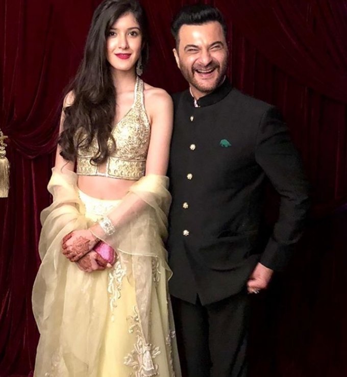 Sanjay Kapoor, Maheep Kapoor, anil kapoor, sonam kapoor cousin shanaya, sanjay beautiful daughter Shanaya, shanaya in her graduation ceremon, shanaya graduate from high school, see Kapoor family is celebrating, entertainment news, bollywood news, television news,entertainment news, bollywood news, television news,entertainment news, bollywood news, television news,entertainment news, bollywood news, television news