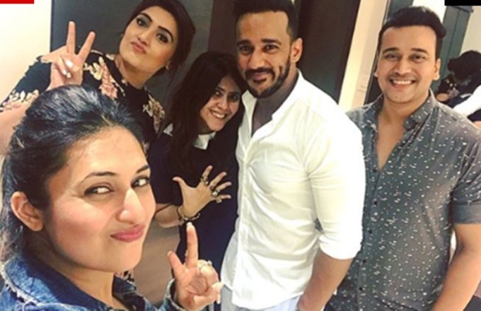 PHOTOS of naagin 3 actress, Anita Hassanandani house party, get together of all tv stars, see inside pictures of naagin 3 actress, Anita Hassanandani party, Anita Hassanandani house party, television, entertainment news, bollywood news, television news, entertainment news, bollywood news, television
