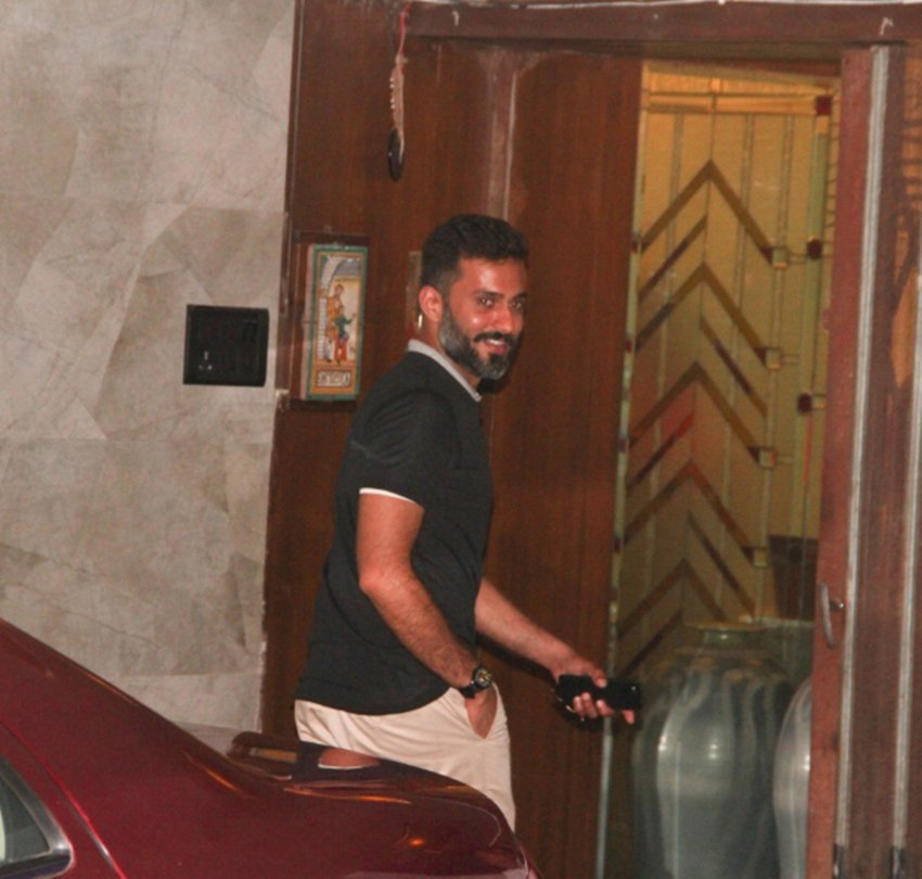 Sonam Kapoor, Anand Ahuja wedding, Sonam kapoor captured with to be husband, sonam with Anand Ahuja, pictures of anand and sonam together walking, Sonam Kapoor, Anand Ahuja wedding, Sonam Kapoor wedding, wedding of sonam kapoor, sonam met anand ahuja, entertainment news, bollywood news, television news