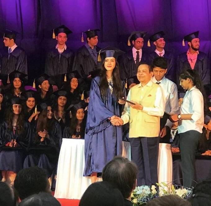 Sanjay Kapoor, Maheep Kapoor, anil kapoor, sonam kapoor cousin shanaya, sanjay beautiful daughter Shanaya, shanaya in her graduation ceremon, shanaya graduate from high school, see Kapoor family is celebrating, entertainment news, bollywood news, television news,entertainment news, bollywood news, television news,entertainment news, bollywood news, television news,entertainment news, bollywood news, television news