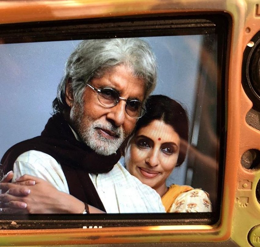 amitabh bachchan, amitabh with shweta bahchchan, shweta nanda, amitabh supporting daughter shweta, shweta bachchan debute in acting, entertainment news. bollywood news, television news, entertainment news. bollywood news, television news