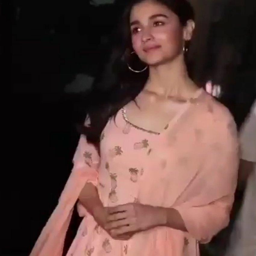 RAAZI, alia bhatt, mom Soni Razdan, alia with mom soni, alia and soni reached to watch Raazi, Raazi screening, alia with Ranbir kapoor, entertainment news, bollywood news, television news, entertainment news, bollywood news, television news,entertainment news, bollywood news, television news