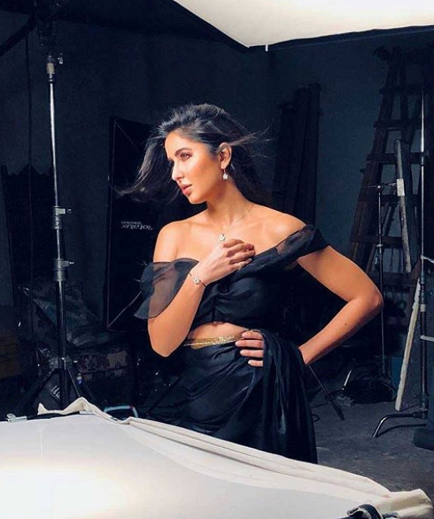 katrina kaif, katrina kaif in photoshoot, katrina wearing heavy gold jwellery, see thugs of hindostan actress katrina, zero actress katrina kaif, pictures of katrina kaif, entertainment news, bollywood news, television news, entertainment news, bollywood news, television news, entertainment news, bollywood news, television news, entertainment news, bollywood news, television news