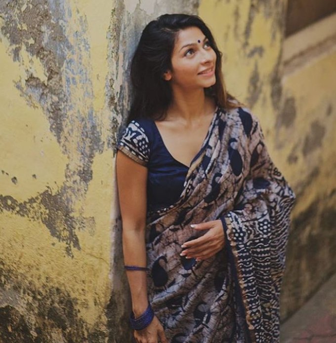kajol younger sister, kajol younger sister tanisha, tanisha makeover, tanisha looks stunning in saree, see pictures of tanisha, entertainment news, bollywood news, television news, entertainment news,entertainment news, bollywood news, television news, entertainment news