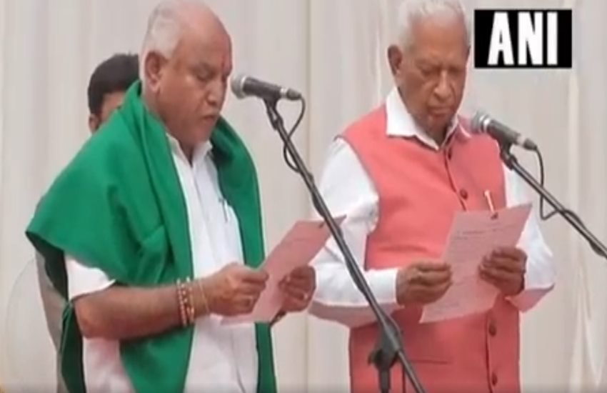 Karnataka Election 2018 Live Updates: बीएस. येदियुरप्‍पा ने राजभवन में ली मुख्‍यमंत्री पद की शपथ। 