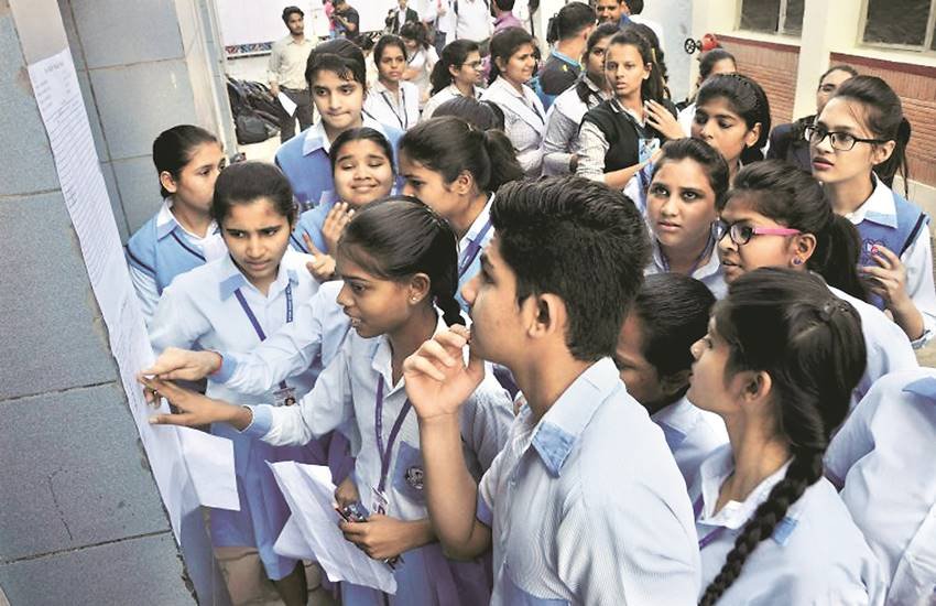 केंद्रीय माध्यमिक शिक्षा बोर्ड (सीबीएसई) सहित देश के 23 बोर्डों ने इस साल बोर्ड परीक्षाओं के परिणाम में मॉडरेशन नीति को लागू नहीं करने का निर्णय लिया है।