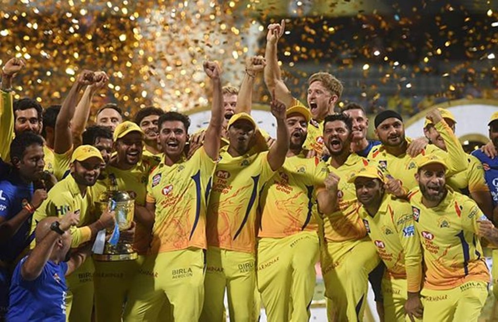 जीत के बाद जश्न मनाते चेन्नई के खिलाड़ी। (फोटो सोर्स- पीटीआई)