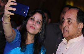 D Roopa, D Roopa IPS, D Roopa selfie, karnataka police, swamy, subramanian swamy, bjp, bjp mp, Hindi news, news in Hindi, jansatta