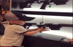 लेखिका का तंज- जिंदगी में गन छुई नहीं फिर भी आतंकी क्योंकि मैं मुस्लिम, ये बच्चा नहीं क्योंकि यह गोरा