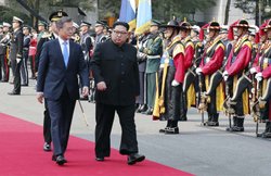 तानाशाह किम जोंग के जूतों पर साउथ कोरियाई मीडिया ने की रिसर्च, जानें क्या है वजह