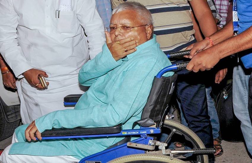 Tejashwi Yadav, Lalu yadav, Raghubar das, Jharkhand chief minister Raghubar Das, Tej pratap yadav marriage, parole, rims, Ranchi, jansatta, Hindi news, News in Hindi, Jansatta