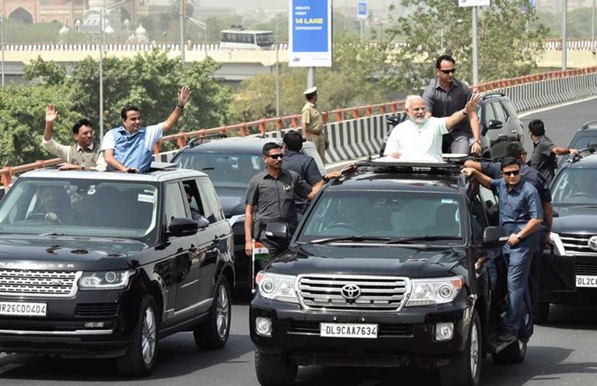 पीएम मोदी का रोडशो। (Photo: PIB)