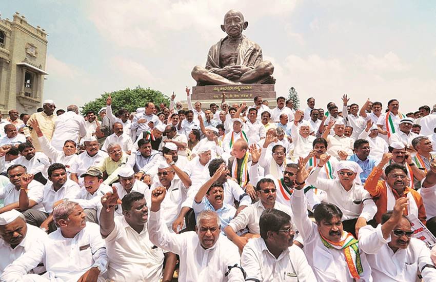प्रधानमंत्री नरेंद्र मोदी ने अपनी चिरपरिचित शैली में चुनाव प्रचार के दौरान कहा था कि कर्नाटक चुनावों के बाद कांग्रेस सिर्फ तीन प (पीपीपी) में सिमट जाएगी।