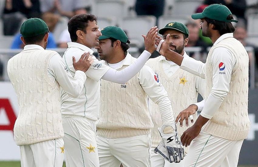 1st test, Eng vs Pak Live Cricket Streaming: मैच के दौरान पाकिस्तानी टीम। 