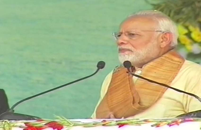 जनकपुर में नागरिक अभिनंदन समारोह को संबोधित करते हुए भारतीय प्रधानमंत्री नरेंद्र मोदी। (फोटोः ANI)