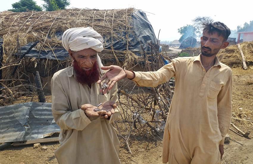 Pakistan targets border posts, civilian areas