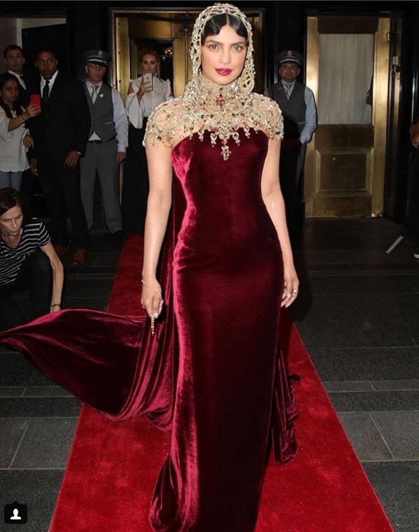Priyanka Chopra, Priyanka Chopra pics, Priyanka Chopra photos, Priyanka Chopra pictures, Priyanka Chopra trolls, Priyanka Chopra dress, Priyanka Chopra new dress, Met Gala, Met Gala 2018, Met Gala pics, Met Gala photos, Met Gala pictures, Met Gala and bollywood, bollywood in Met Gala, Ralph Lauren Dress, Ralph Lauren Dress of priyanka, Social Media, Social Media trolls, photo gallery