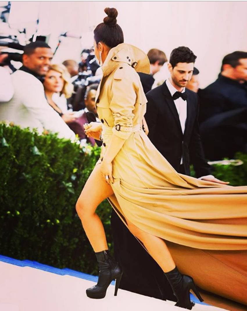 Priyanka Chopra, Priyanka Chopra pics, Priyanka Chopra photos, Priyanka Chopra pictures, Priyanka Chopra trolls, Priyanka Chopra dress, Priyanka Chopra new dress, Met Gala, Met Gala 2018, Met Gala pics, Met Gala photos, Met Gala pictures, Met Gala and bollywood, bollywood in Met Gala, Ralph Lauren Dress, Ralph Lauren Dress of priyanka, Social Media, Social Media trolls, photo gallery