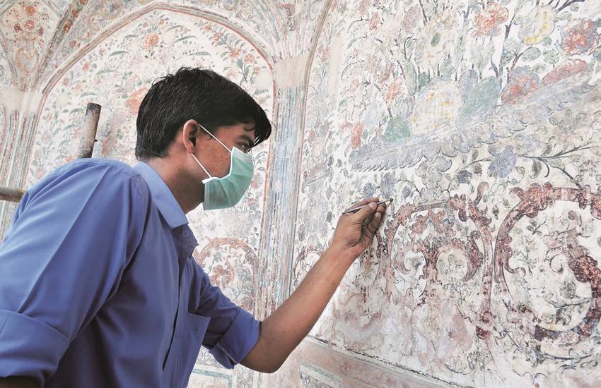 Red Fort Rejuvenation, red fort reformation, restoration of red fort, restoration on progress, national news in hindi, international news in hindi, political news in hindi, economy, india news in hindi, world news in hindi, jansatta editorial, jansatta article, hindi news, jansatta