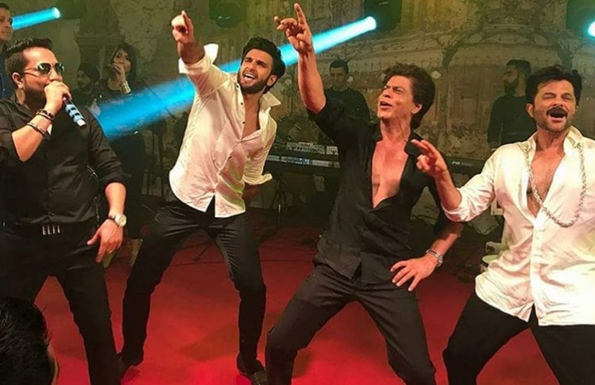 SONAM AND ANAND WEDDING, Shahrukh Khan, salman khan, ranveer singh, anil kapoor, mikka, anand ahuja sonam dancing together, shahrukh dancing on salman khan songs, see video of sonam kapoor, sonam wedding reception inside videos, television news, entertainment news, entertainment news, bollywood news, television news, entertainment news