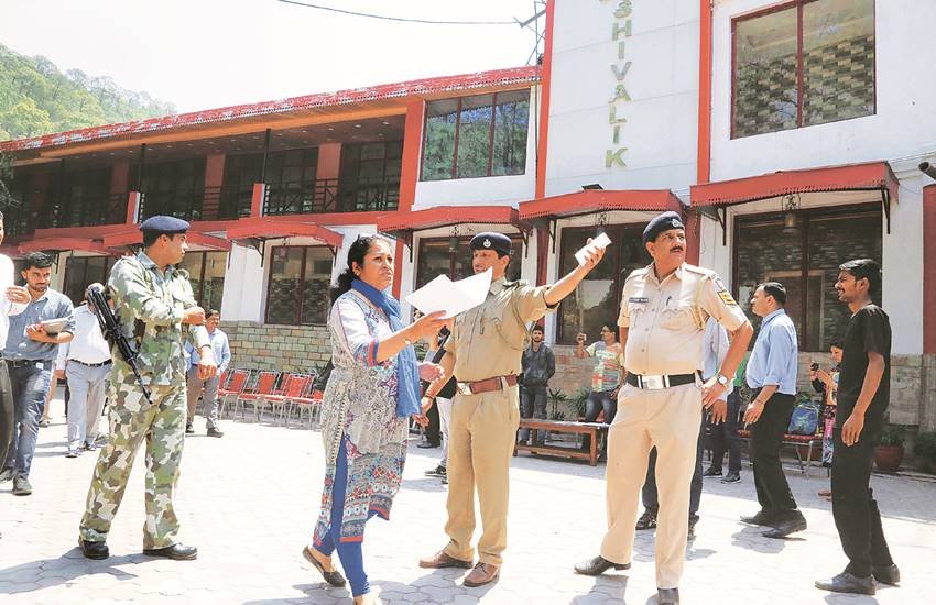 bebak bol, encroachment, organized crime, officers killed in himachal, shail bala sharma, police, murder, jansatta article, jansatta editorial, jansatta news, national news in hindi, world news in hindi, international news in hindi, political news in hindi, jansatta