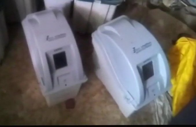 कर्नाटक: विजयपुरा में मजदूर के घर से मिलीं 8 VVPAT, केस दर्ज
