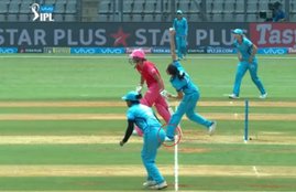 IPL Women T20, Trailblazers vs Supernovas: Beth Mooney dismissed off a no-ball by Megan Schutt, watch this video, IPL Women, Trailblazers vs Supernovas, Beth Mooney, Beth Mooney OUT VIDEO, Megan Schutt